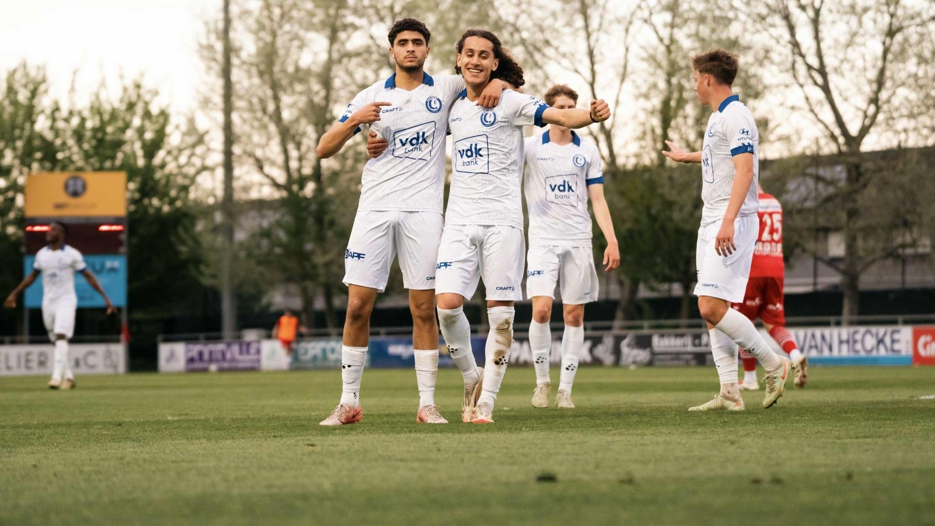 Kampioenen doen er zege bij